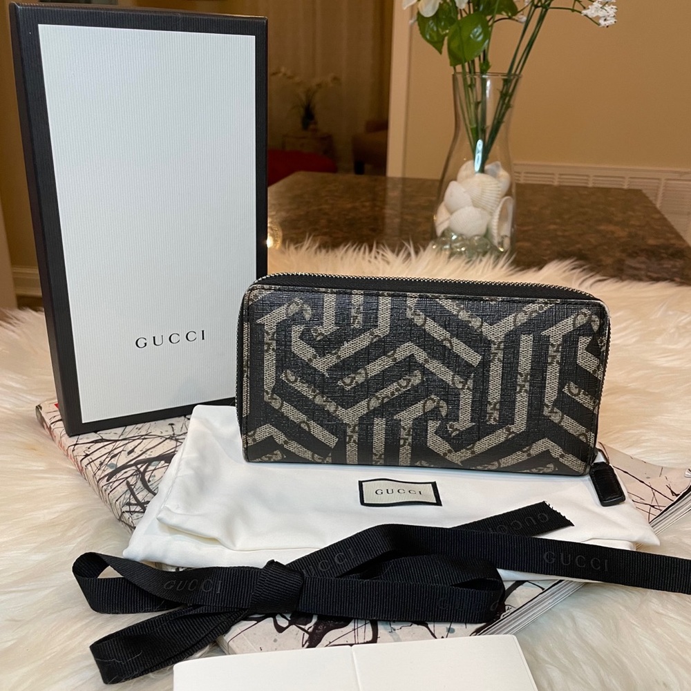 Gucci Kaleido GG Supreme Zip Wallet